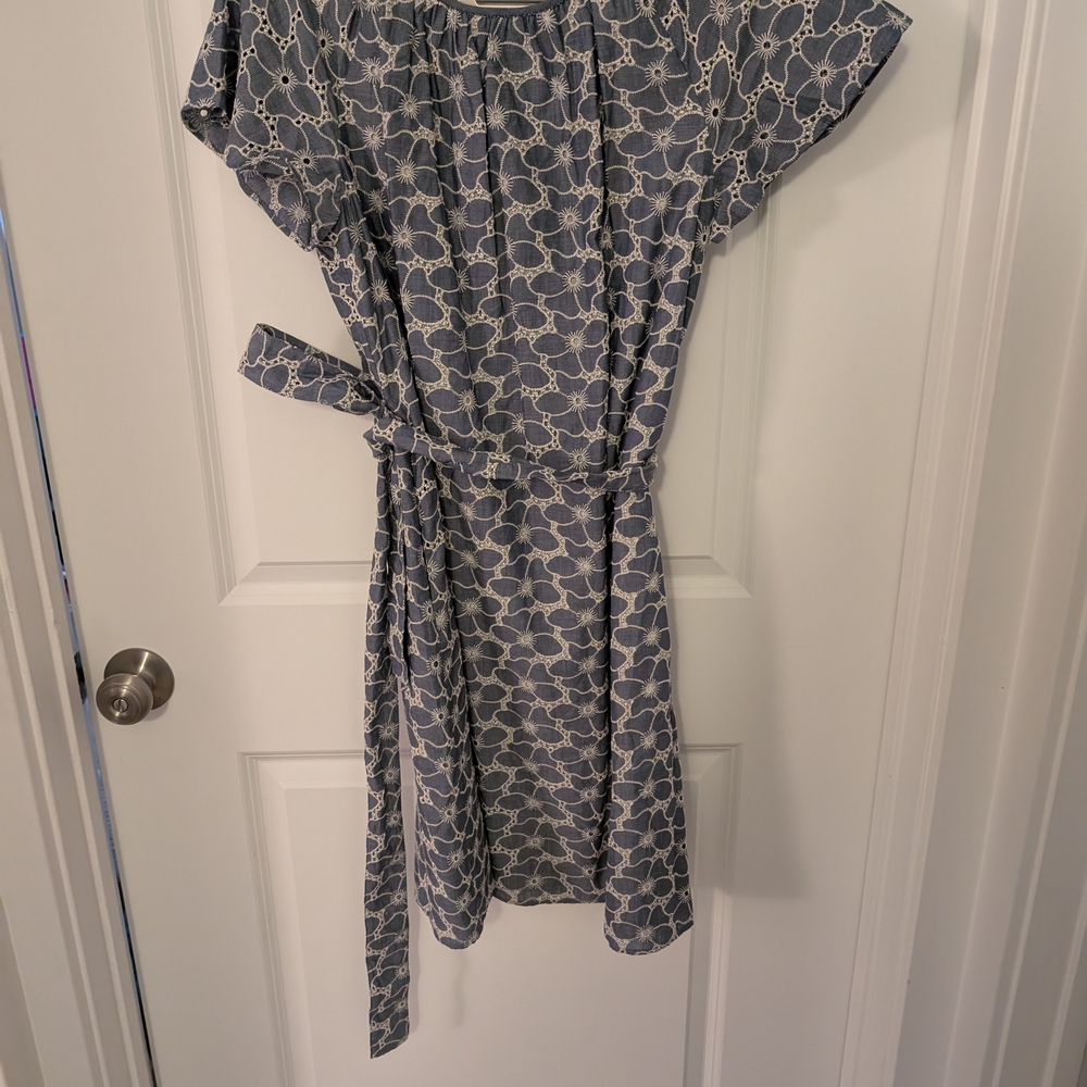 Stylish Blue and White Patterned Dress